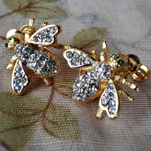 Shiny Gold Tone Vintage Honey Bumble Bee Clear Rhinestone Brooch Black Eyes - Picture 12 of 12